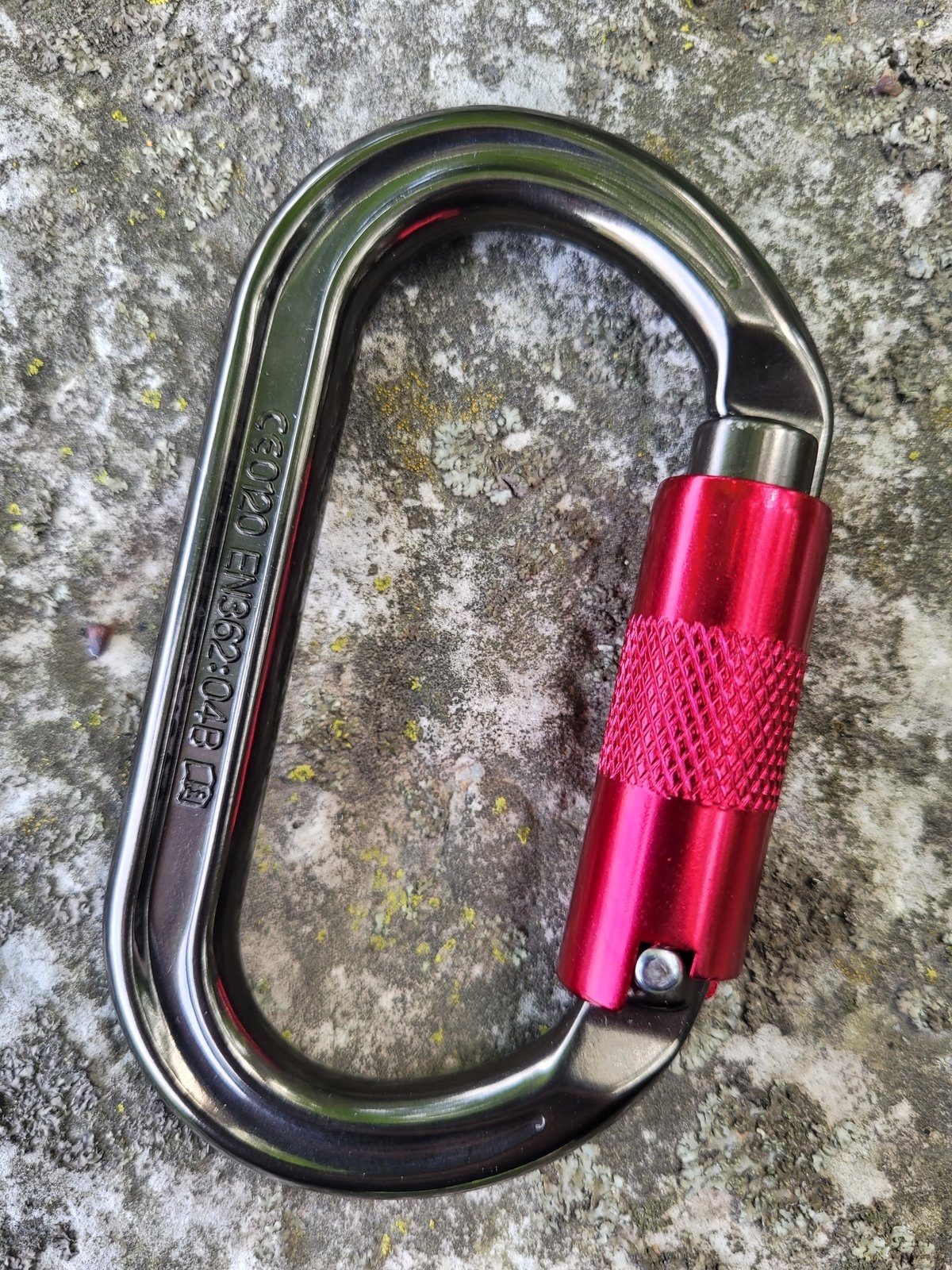 ISC OVAL Carabiner