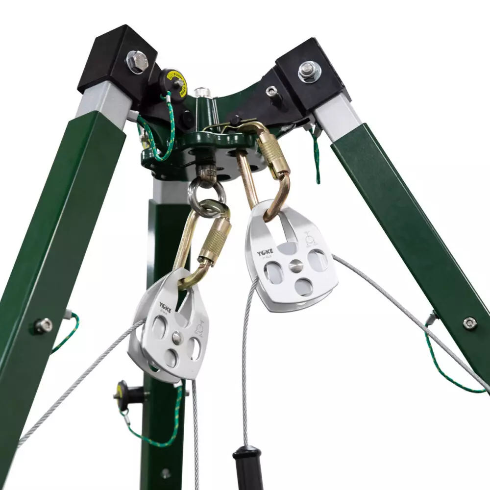 Safewaze 10′ Tech Tripod Kit: 65′ Personnel Winch, 65′ 3-Way