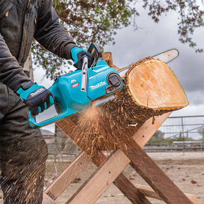 Makita 40Vmax XGT Brushless 16" Rear Handle Chainsaw, Tool Only